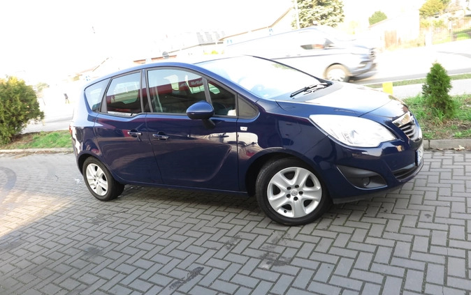 Opel Meriva cena 19900 przebieg: 140000, rok produkcji 2011 z Pruszków małe 466